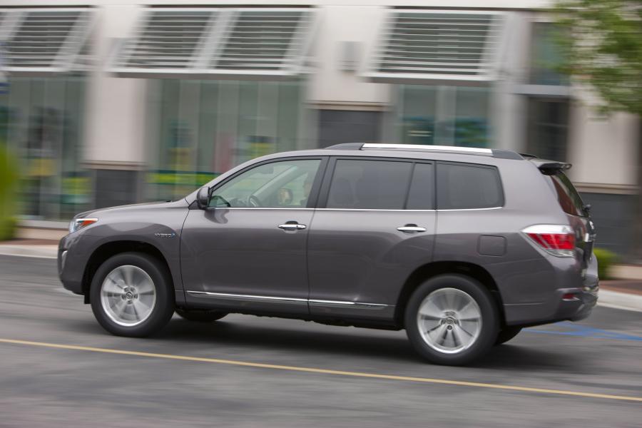  Toyota Highlander Hybrid 2011 года  (фото 19 из 34)